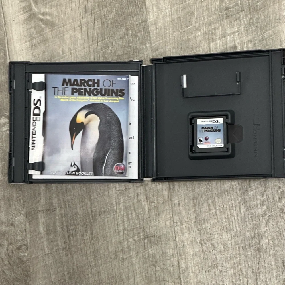 March of the Penguins Video - Nintendo DS Game Everyone 2006 Play Fun Family